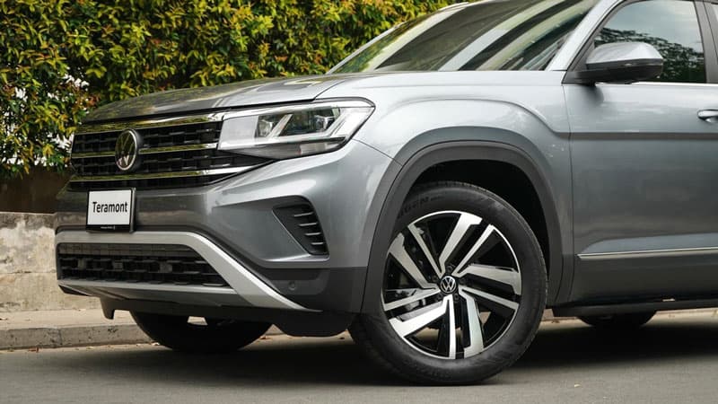 Mâm xe lớn 20 inch